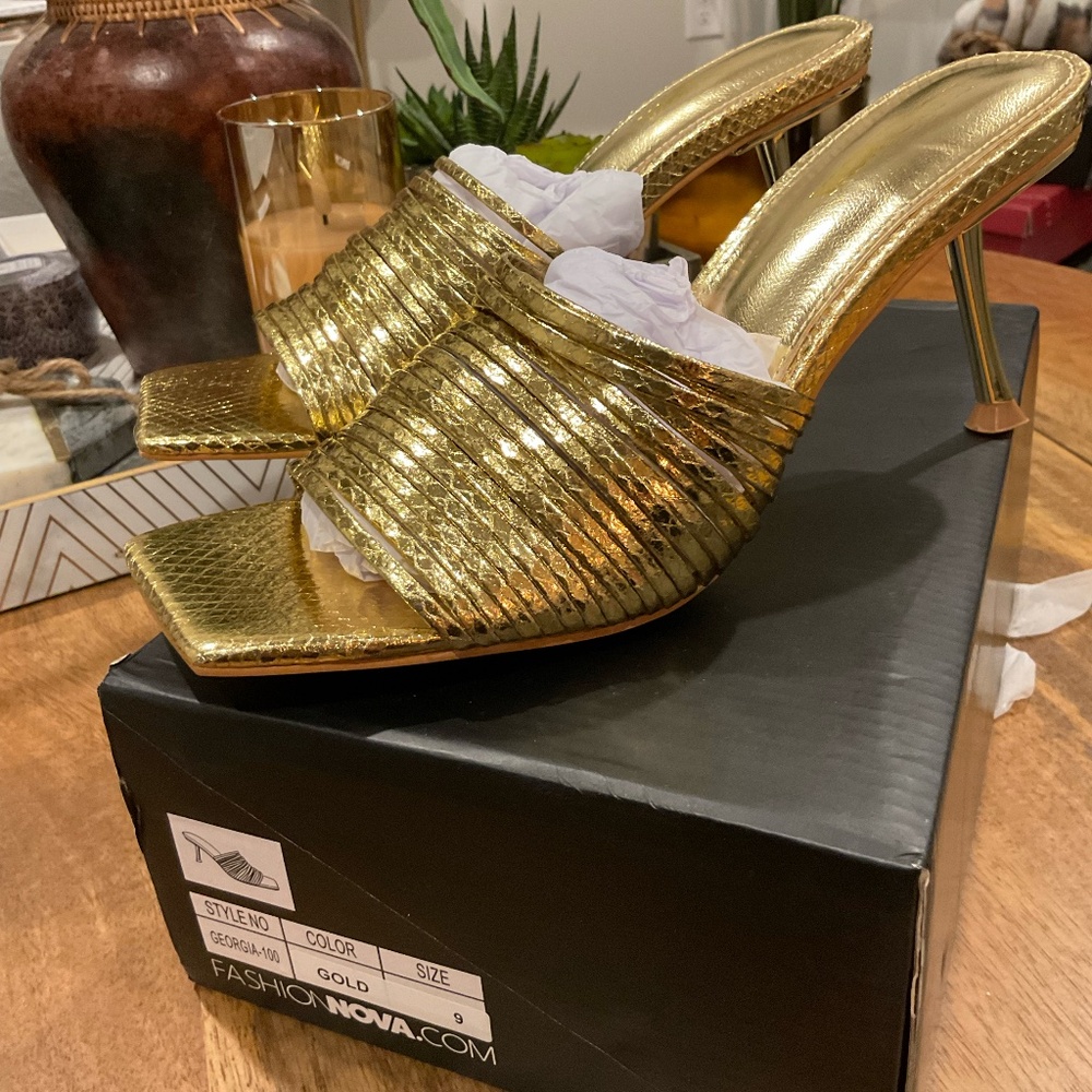 Fashion Nova Gold Strappy Heels • Size 9 (Fit Like 8) • NWT